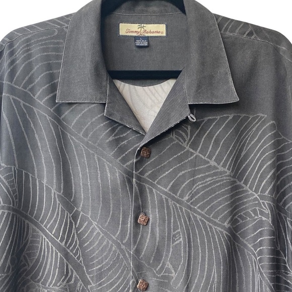 Tommy Bahama Hawaiian Tropical 100% Silk Relax Button Down Shirt - Picture 2 of 8